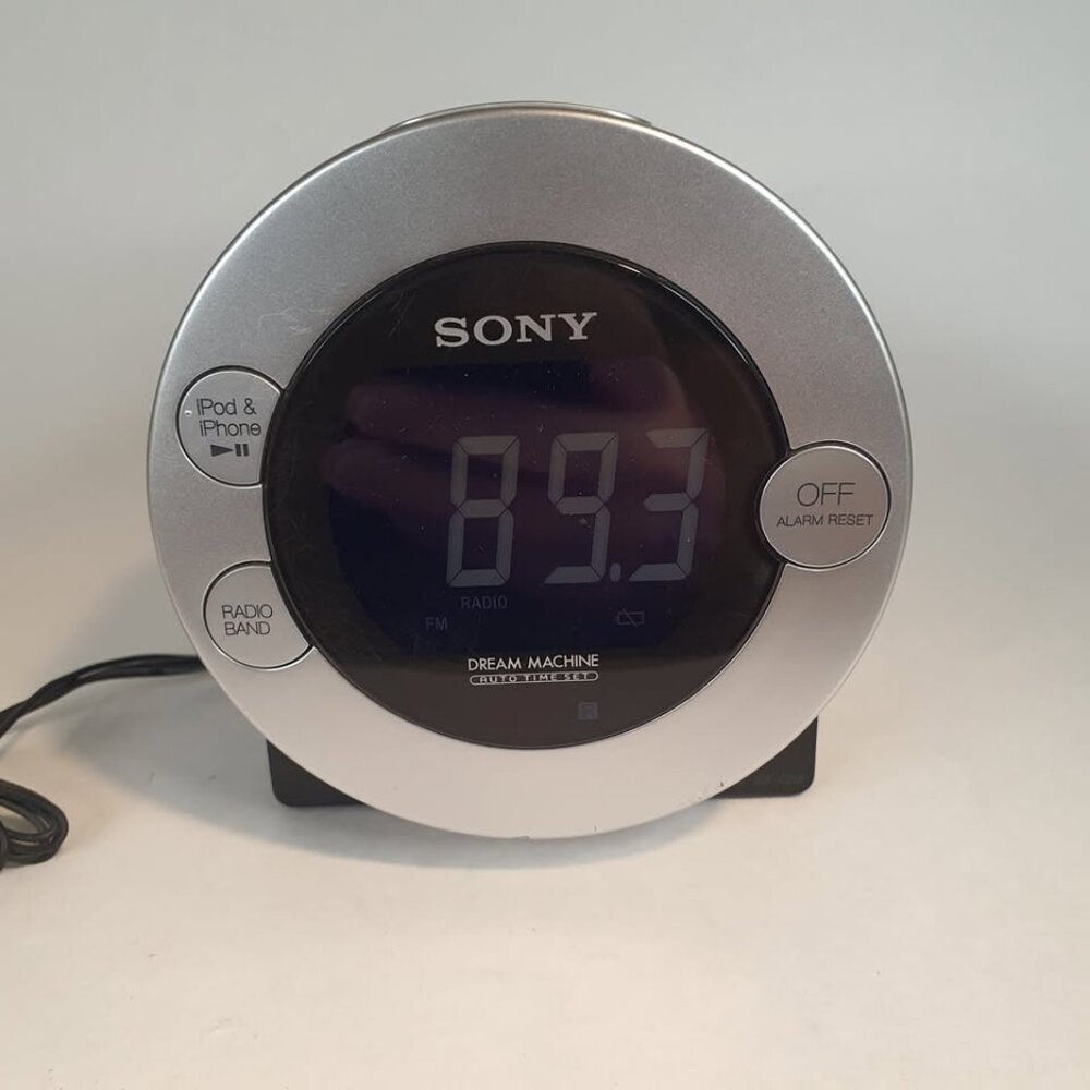 Retro Sony ICF-C7iP Dream Machine AM/FM Alarm Clock Radio iPod Dock Speaker